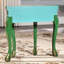 Console verte en bois massif + demi-cercle en bois manufacturé
