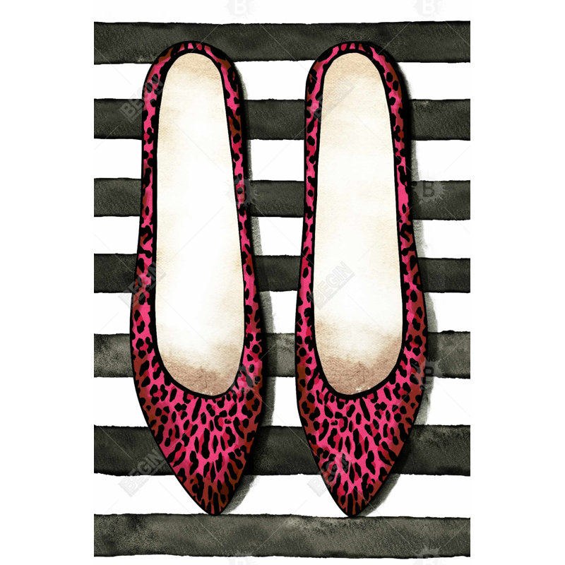 "Chaussures léopard roses", H 36 po x l 24 po
