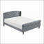 Lit plateforme tapissier moderne avec design Chesterfield, tête de lit à oreilles capitonnée et finition élégante en velours gris, grand