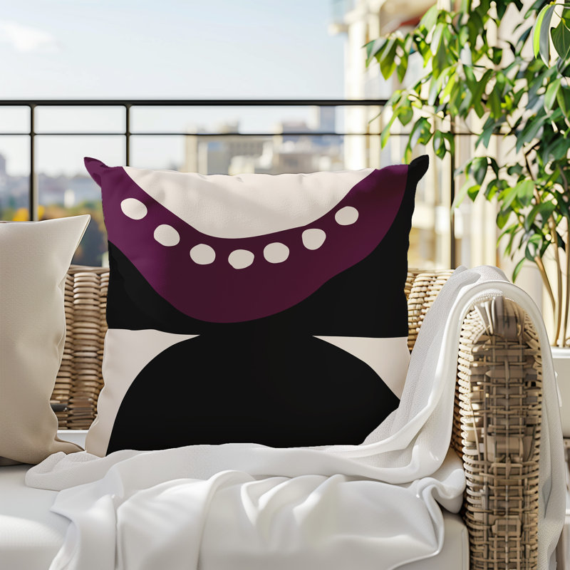 Oreiller carré réversible intérieur / extérieur Tobe Minimalist, H 15 po x l 15 po, Mauve / noir / blanc cassé