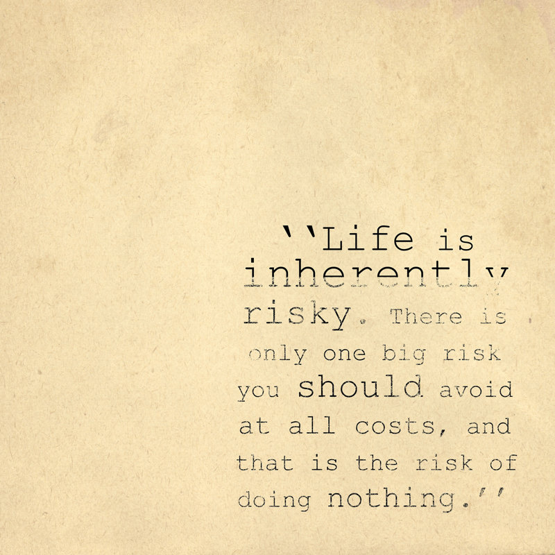 « Life is intrinsèquement risqué »-impression sur toile, H 12 po x l 12 po x P 1,5 po
