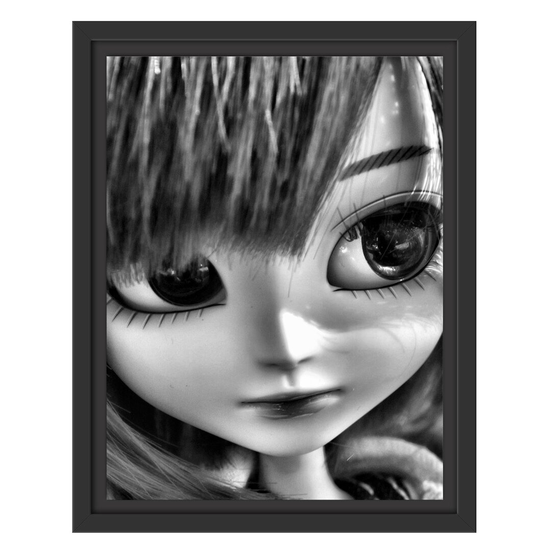 Gerahmtes Wandbild Pullip-Püppchen auf Sommerwiese