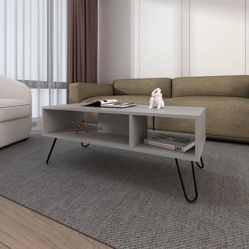 Table basse unique de style fumée avec 2 tablettes