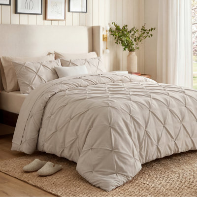 Ensemble d'édredon à plis pincés beiges avec draps et taies d'oreiller - 89GSM