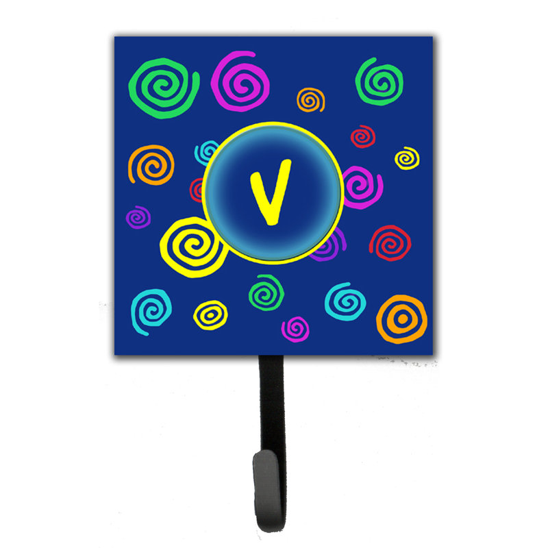 Porte-laisse et crochet mural à tourbillons monogramme, V