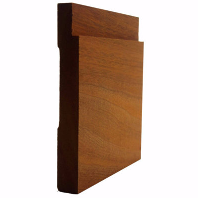 Plinthe encochée EWBB18 de 5 1/4 po de hauteur x 11/16 po de moulure. Sans finition