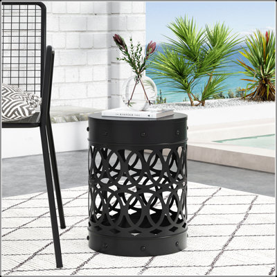 Table de bout d'extérieur en métal durable avec un design élégant en fer, pour une utilisation sur le patio et le jardin