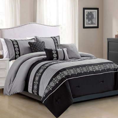 Ring Stitch Floral Comforter
