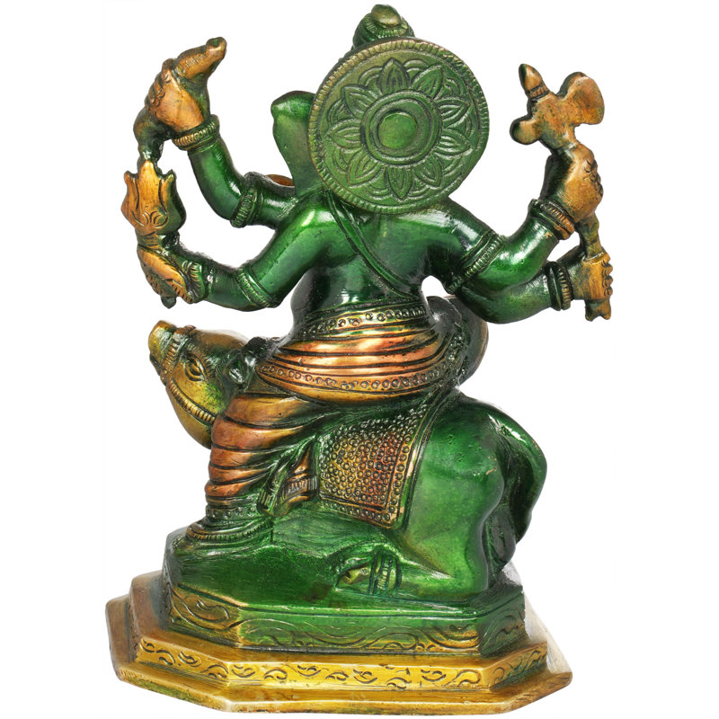 Figurine lord Ganesha assis sur un rat