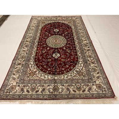 Silk Oriental Indoor Rug