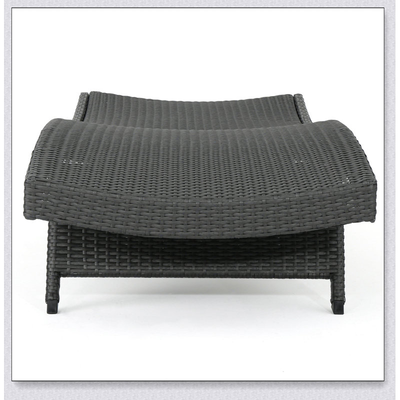 PE WICKER CHAISE LOUNGE, Gray