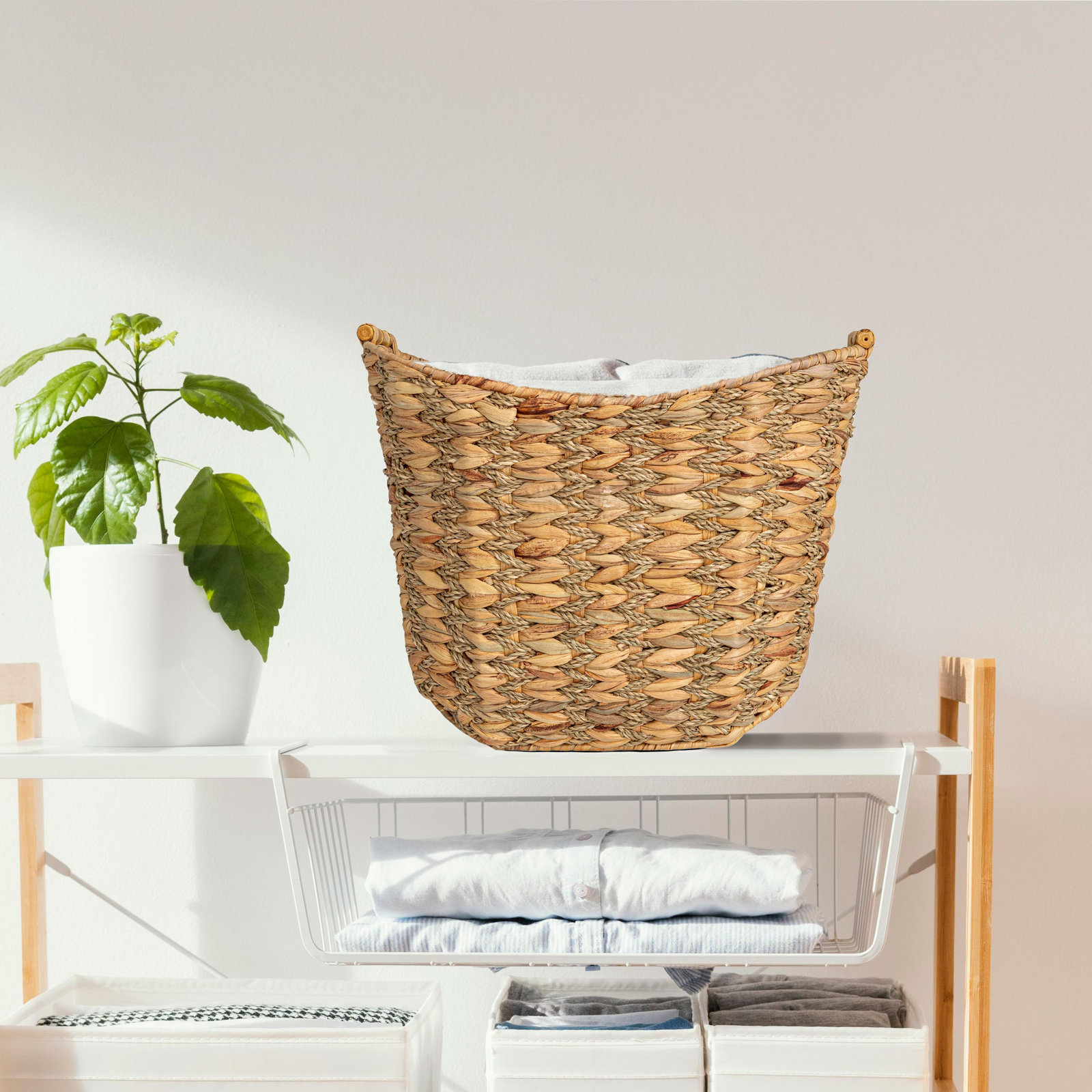 Water Hyacinth Seagrass Scoop Basket With Bamboo Handle