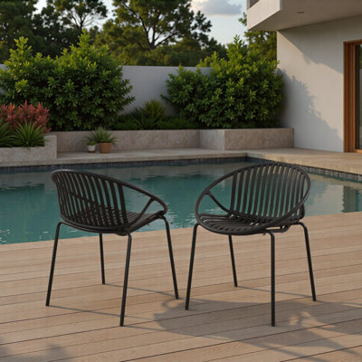 Chaises de patio minimalistes / pratiques Chaises empilables avec design respirant, style moderne et simple (ensemble de 2), pieds en métal + dossier en plastique