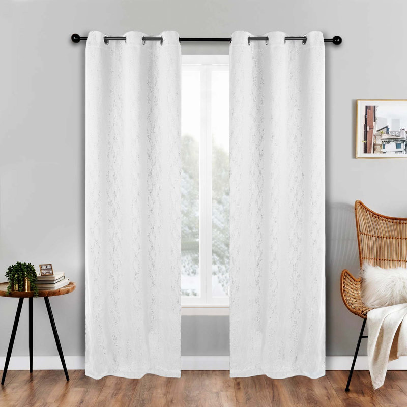 Paire de rideaux obscurcissants en polyester à texture moderne Vedder, l 42 po x L 108 po, Blanc neige