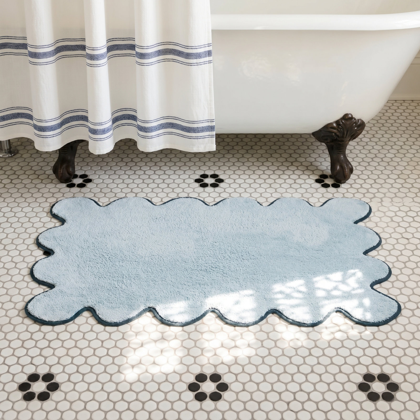 Scalloped Cotton Bath Mat, Blue