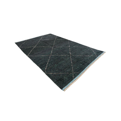 Tapis noir Kalmanovitz