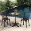 Table bistro ronde 27 po en aluminium coulé avec base en croix pour la cour