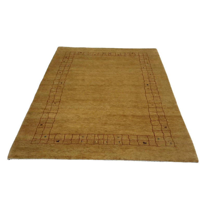 Tapis jaune unique 4 pi 7 po x 6 pi 9 po Aziyah