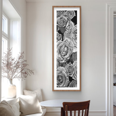 Grayscale Roses - imprimé floral blanc encadré mat pour la décoration