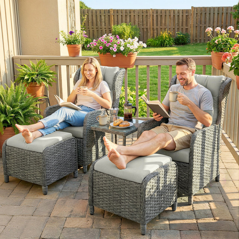 Outdoor Lounge Chair, Cream Cushion/Dark Grey Frame