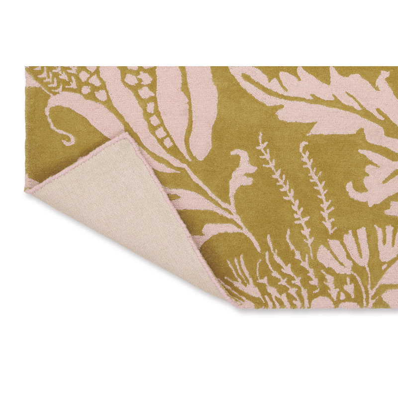 Wool Floral Area Rug in Yellow/Ivory, 5'7" x 7'10"