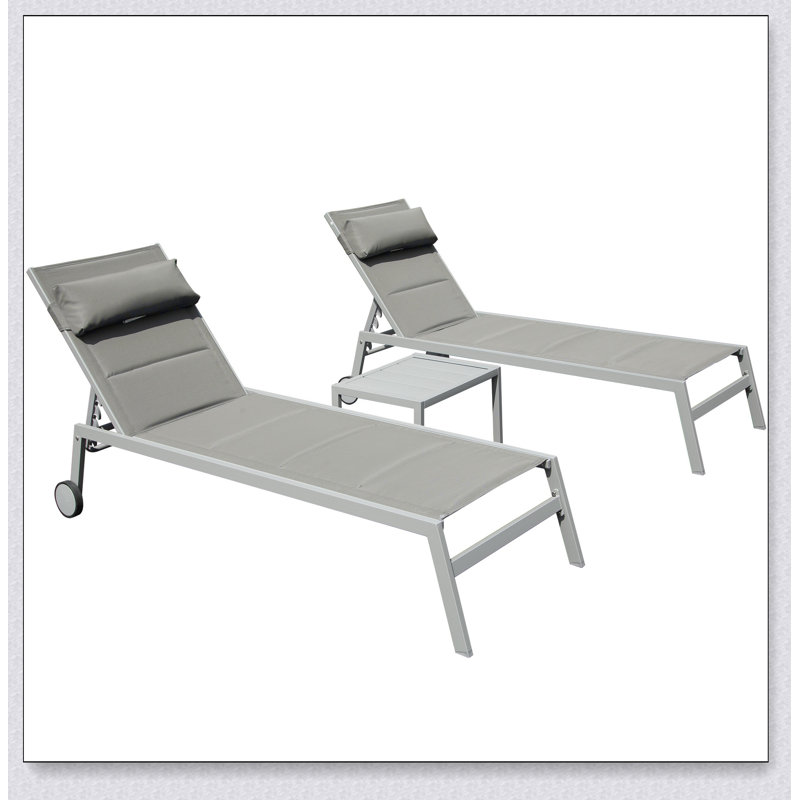 Ensemble de 3 chaises longues d'extérieur en aluminium avec table d'appoint et roulettes, Gris foncé
