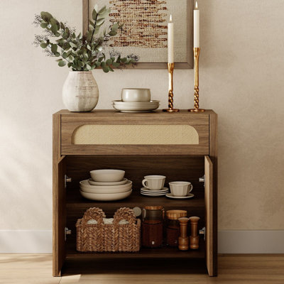 Meuble télé Sophia Farmhouse en rotin de 80 cm de large, compatible avec les téléviseurs jusqu'à 114 cm, style Wabi-Sabi, avec tiroirs et portes, couleur noyer.
