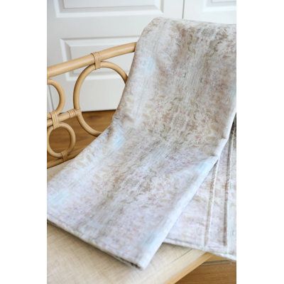 The Gardens Luxury Throw