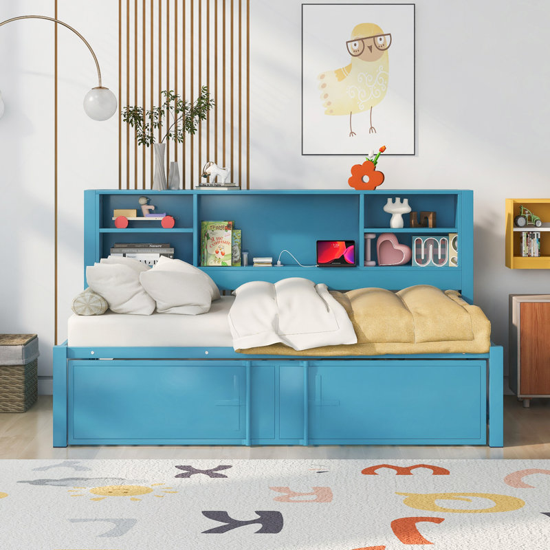 Lit de jour en métal avec couchette, tablettes de rangement et ports USB