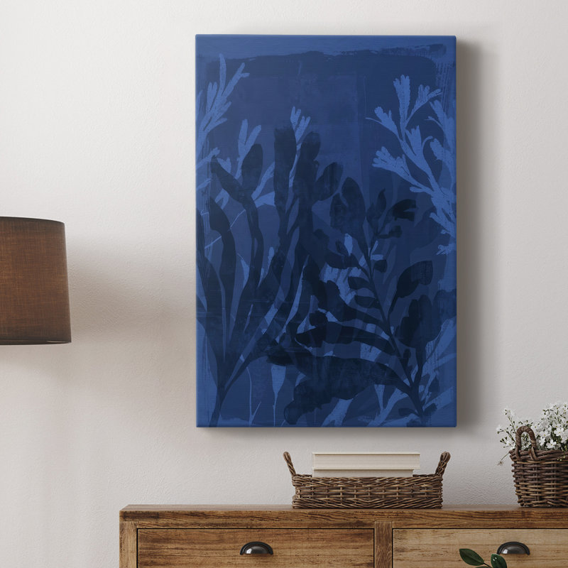 Sapphire Sea Bloom II - galerie sur mesure Cavas, H 60 po x l 40 po