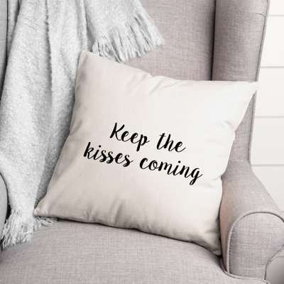 Coussin Keep the Kisses Coming