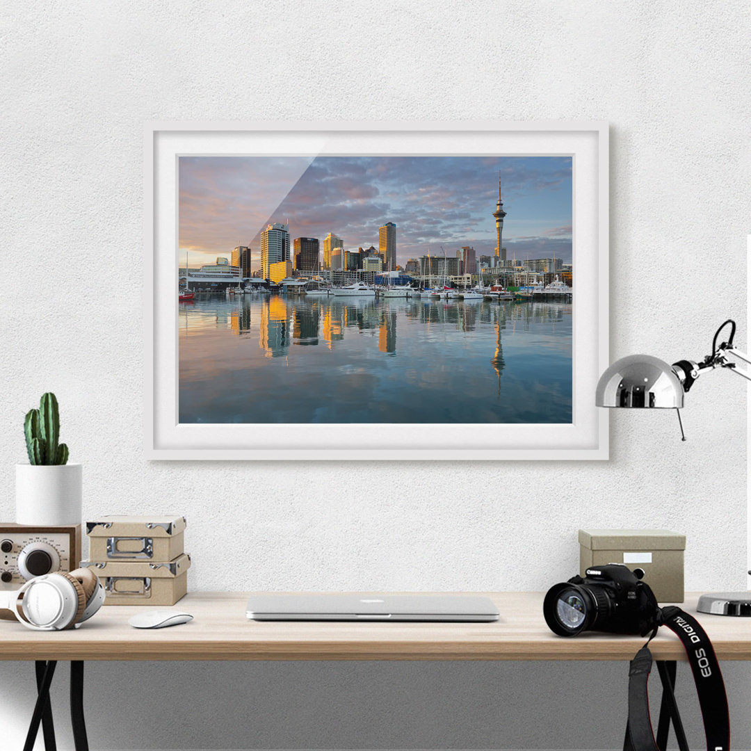 Gerahmter Fotodruck Auckland Skyline at Sunset