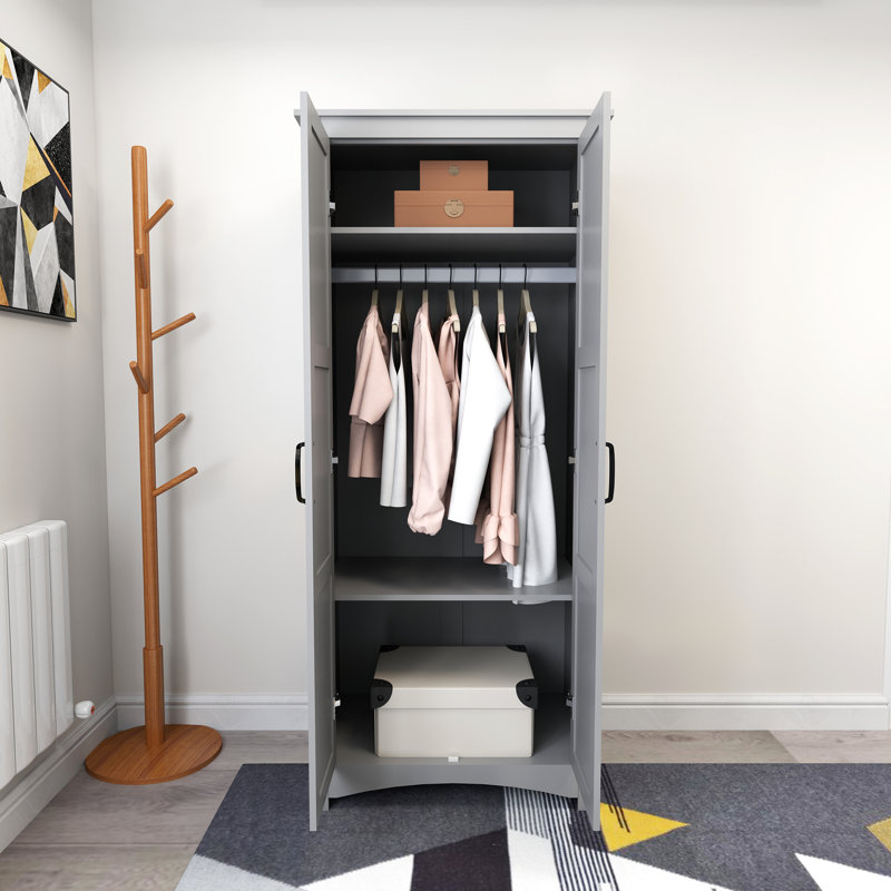 Armoire en bois manufacturé Bernestine
