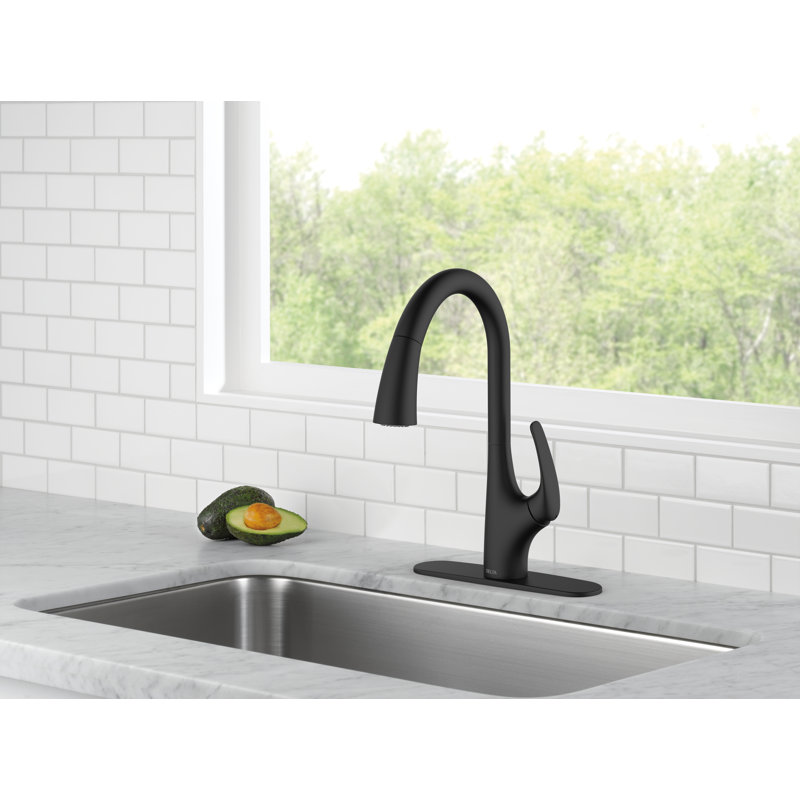 Pull Down Single Handle Kitchen Faucet, Black