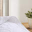 Couvre-lit double / grand en blanc - 3 pièces, réversible, microfibre douce, 2 taies décoratives, rembourrage, lavable à la machine-117361731-117361734