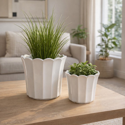 Scalloped Edge Round Ceramic Outdoor Or Indoor Planters Set For Home Patio Styling - Elegant Flower Pots For Living Room Decor - Set Of 2, 8", 6"
