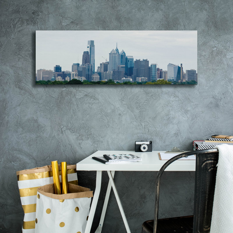«Philly Panorama» par Erin Clark, art mural sur toile, H 12 po x l 36 po x P 0,75 po
