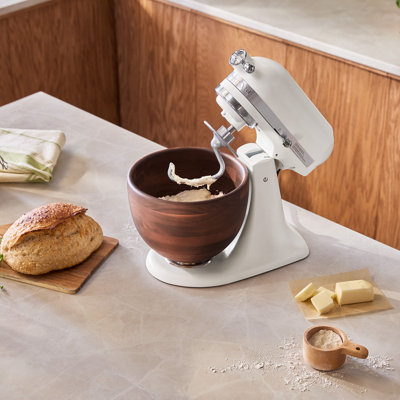 Batteur sur socle inclinable à 5 vitesses 10 pintes avec bol en bois de noyer véritable KitchenAid Artisan Series