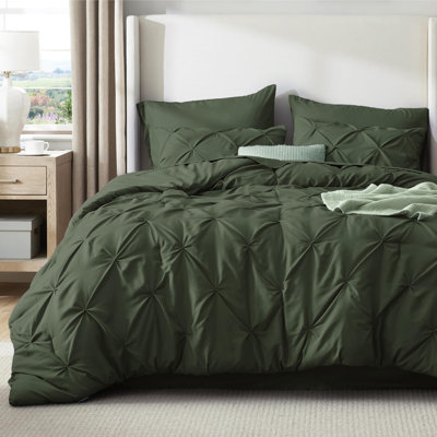 Bedsure Twin/Twin-XL Burgundy Pintuck Bed-in-a-Bag - Olive Green Pinch Pleat Comforter Set with Sheets, Pillowcases & Shams for Dorm Room(Set of 5)