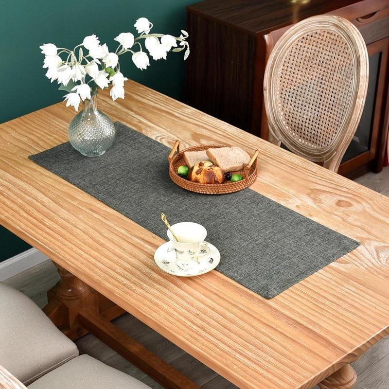 Evyonne Runner Polyester Table Runnner, Dark Gray