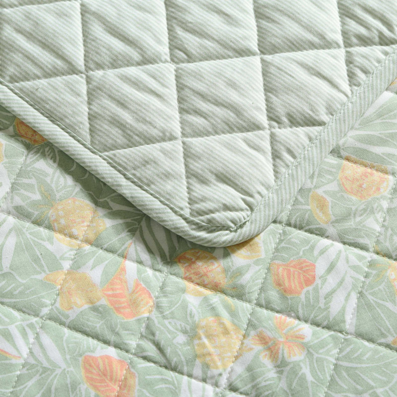 Pineapple Bloom Tropical Cotton Floral Quilt, Green/Yellow, Queen Quilt + 2 Standard Shams
