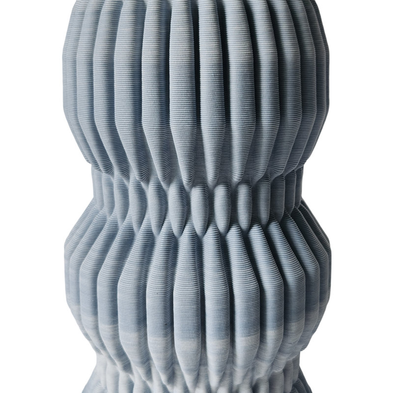 Vase en grès, H 15 po x l 7 po x P 7 po
