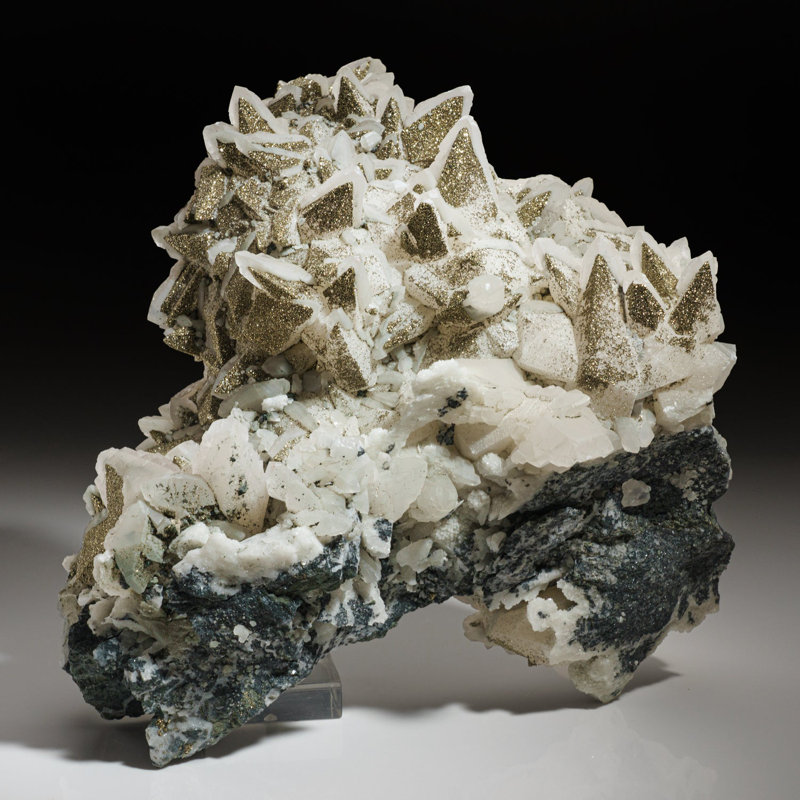 Chalcopyrite sur calcite provenant du quartier minier d'Edong, Daye, Hubei, Chine