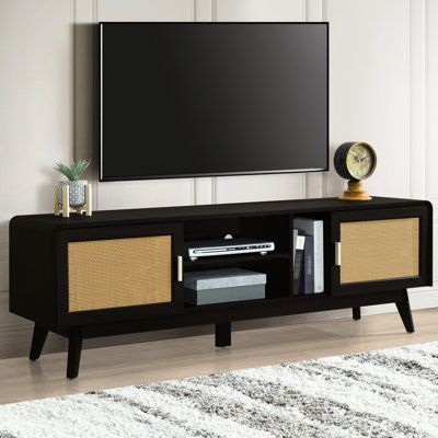 Meuble télé 63 po pour téléviseur 65 po, pieds en bois massif, 2 armoires de rangement, espace salon, chambre sombre avec console média simple et élégante