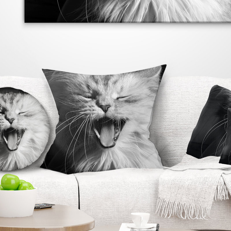Yawning White Cat - Coussin imprimé animal, 16 po x 1 po, Coussin décoratif