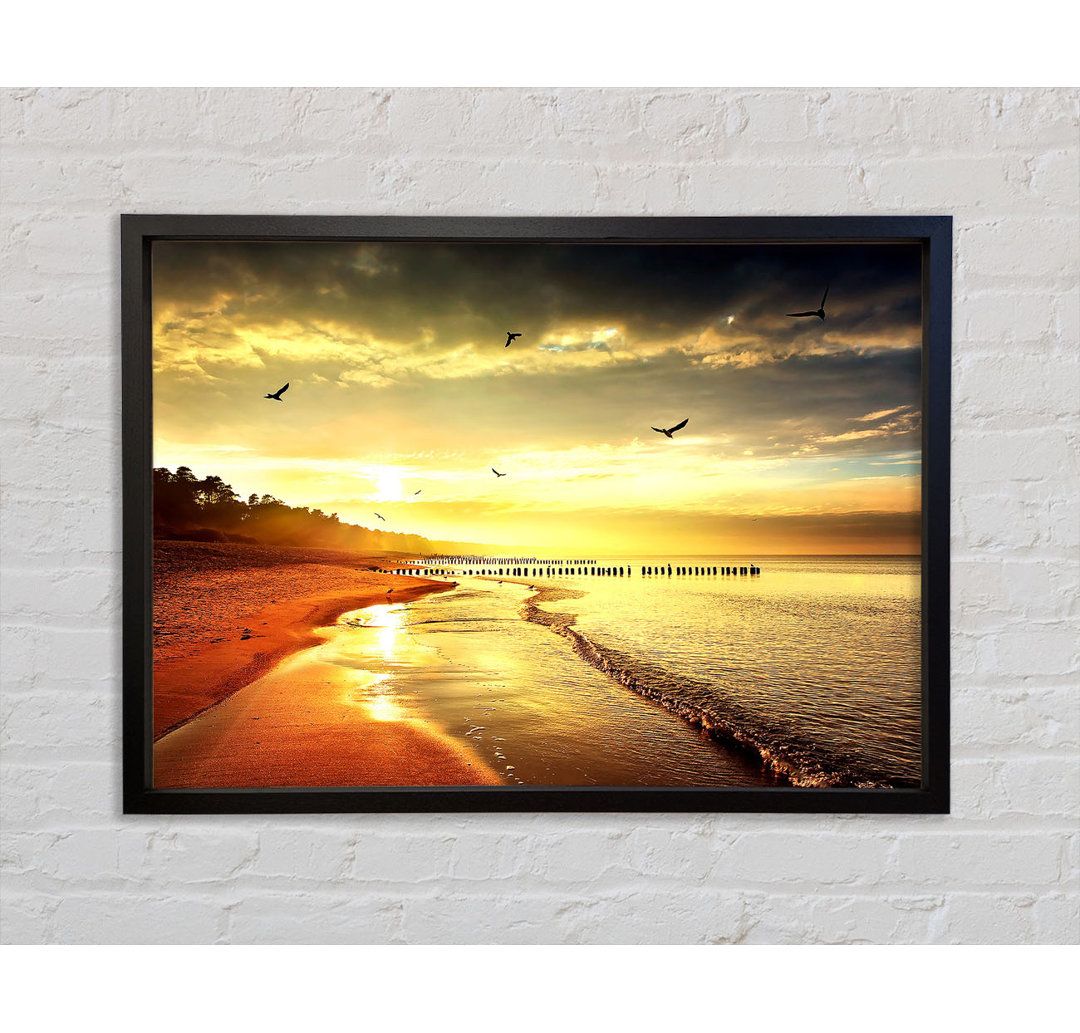 Gerahmtes Wandbild Stunning Yellow Sunset Beach