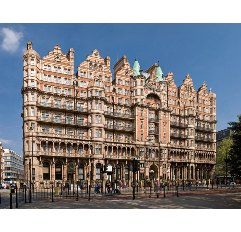 Hôtel Russell à Londres, H 14 po x l 18 po