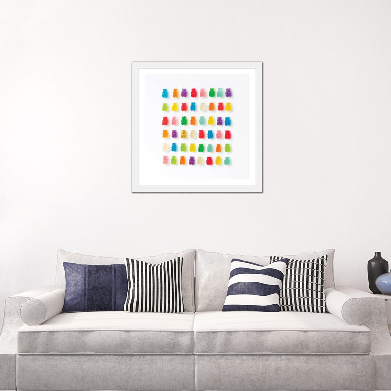 Reproduction de photo « Rainbow Bears » par Erin Summer, Blanc, Papier encadré blanc, H 24 po x l 24 po x P 1 po