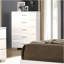 Commode 1 pièce à cinq tiroirs de style contemporain avec accents chromés blanc brillant et finition chromée