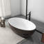 Baignoire de trempage autoportante à surface solide de 67 pouces pour salle de bain, blanc + noyer